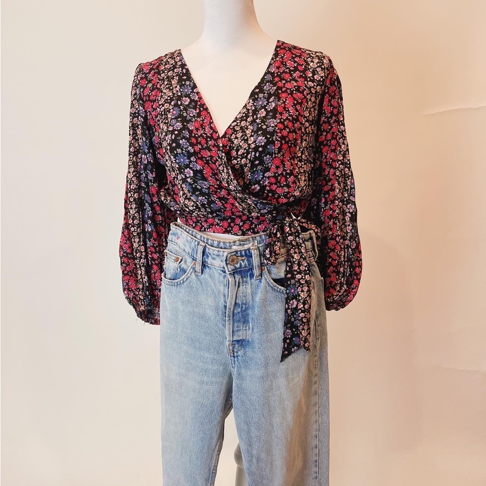 American Eagle floral top